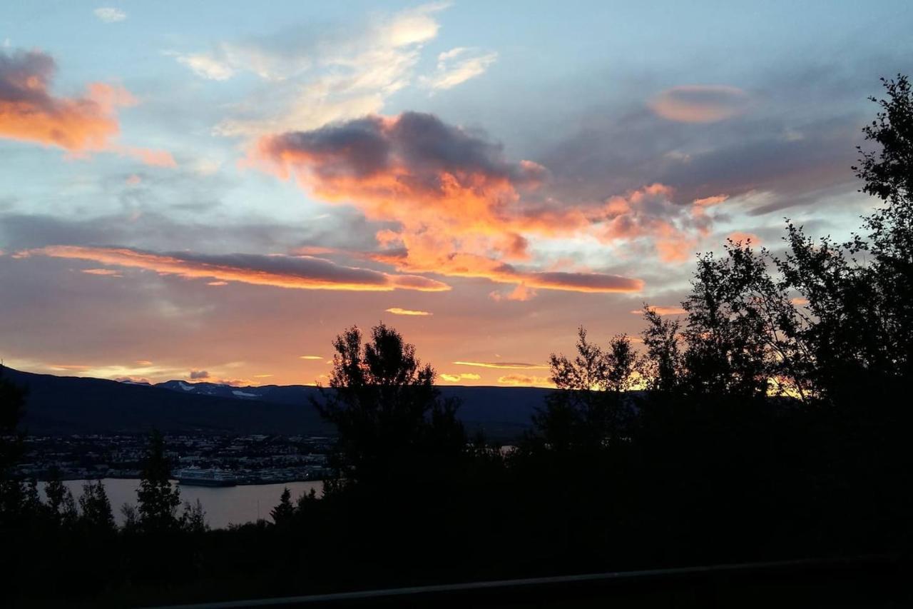Bjoerkin - Cozy Cabin With Excellent View Akureyri Exterior foto